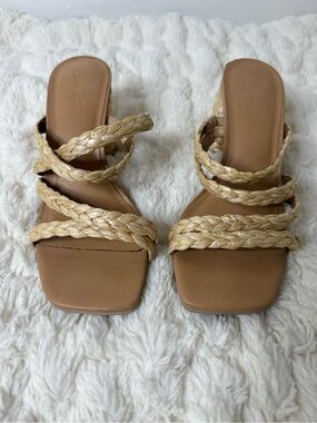 Universal Thread Braided Straw Strap Sandal - Neutral Tan Size 5.5